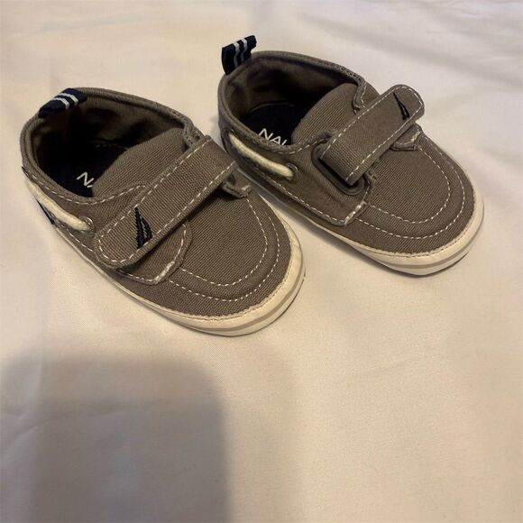 Nautica Baby Boat Shoes Gray Size 2 Hook & Loop Casual infant Shoes - Picture 1 of 9